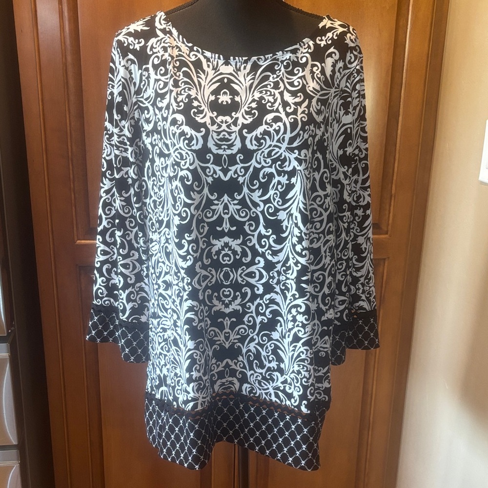 Charter Club Black and White Printed Tunic Top